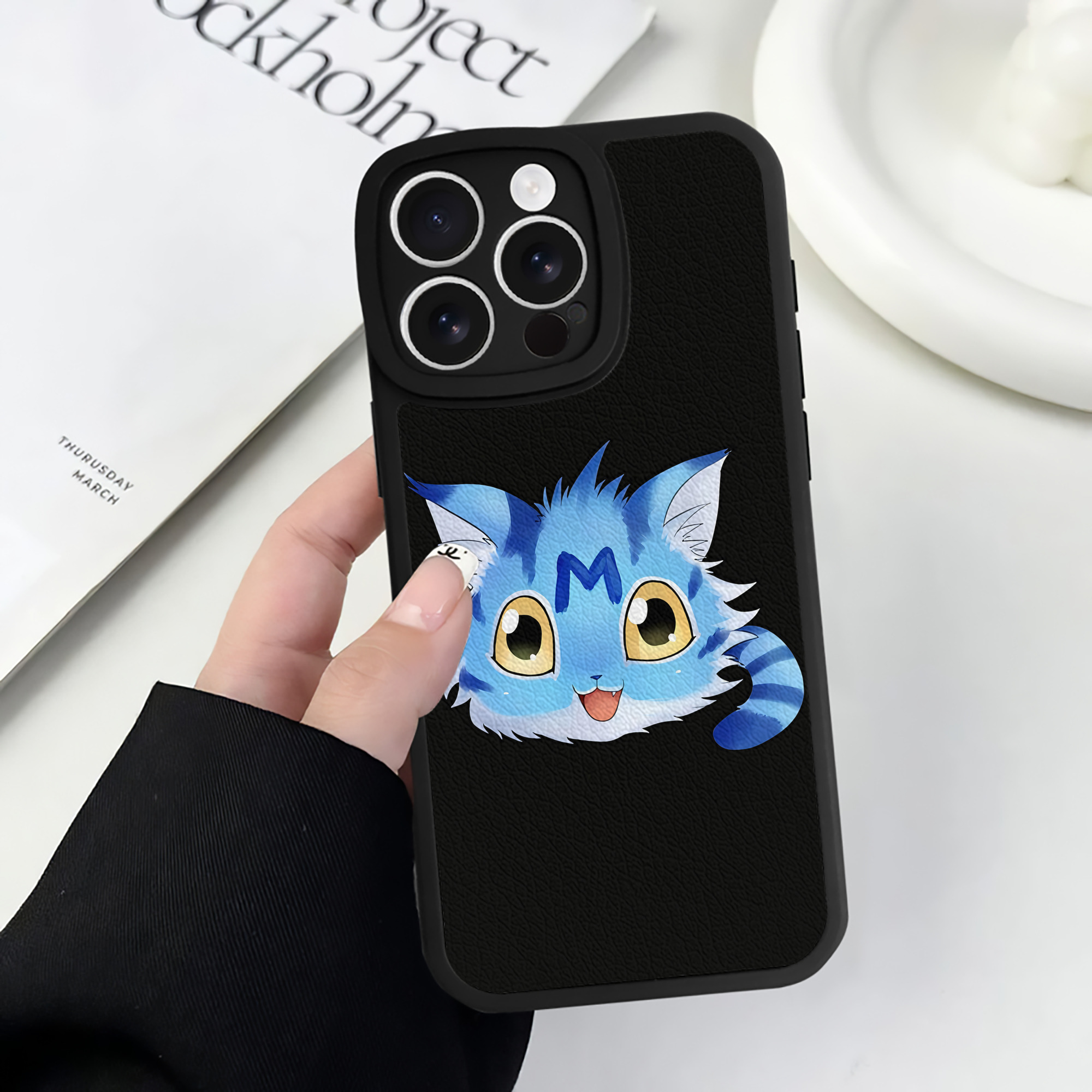 （画像用） Digimon デジタルモンスター/デジモン 【iPhone 16シリーズ対応】シリコンスマホケース（レザー調） 材質：シリコン